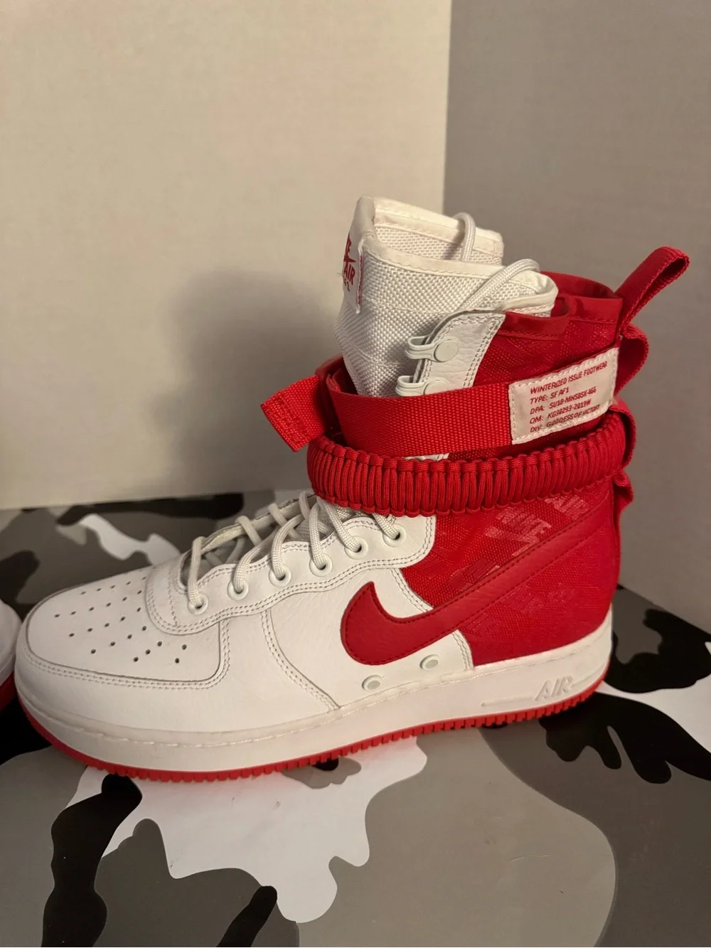 Men's High-Top Sneakers in White and Red with Ankle Strap high top Air Force One
